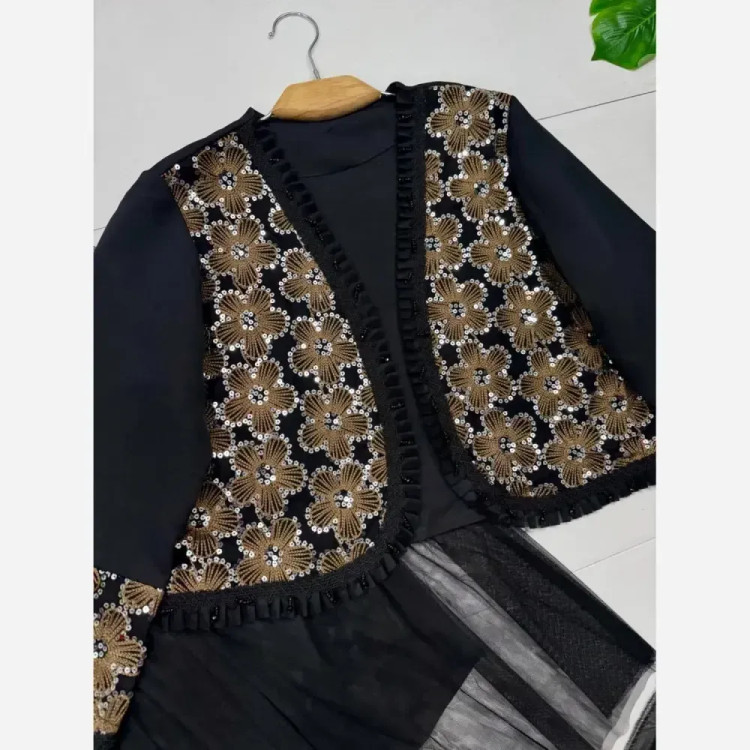 ست سه تیکه کت و دامن و شال مدل روناک جنس مازراتی خرجکار هندی و تور سایز فری 38 تا 46