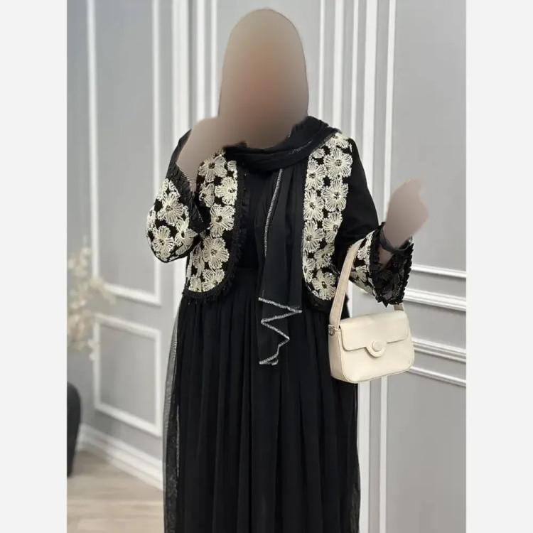 ست سه تیکه کت و دامن و شال مدل روناک جنس مازراتی خرجکار هندی و تور سایز فری 38 تا 46