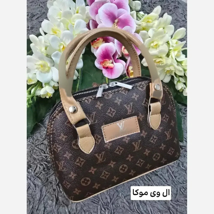 کیف دوشی زنانه مدل شبدر چرمی با بند بلند سایز 15 در 12
