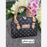 کیف دوشی زنانه مدل شبدر چرمی با بند بلند سایز 15 در 12