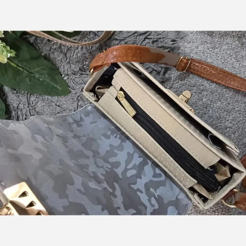 کیف زنانه مدل شادگان جنس چرم نانسی ابعاد 10 در 20 سانتیمتر