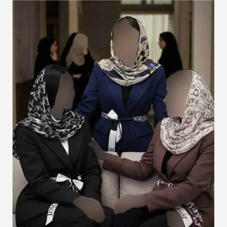 کت زنانه دیور جنس بزایاق درجه یک وارداتی با کمربند و جیب نما در 5 رنگ متنوع و سایز L تا XL