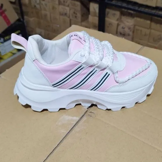 کتونی لژدار زنانه مدل فشن رنگ سفید صورتی زیره پمپی سایز 37 تا 40