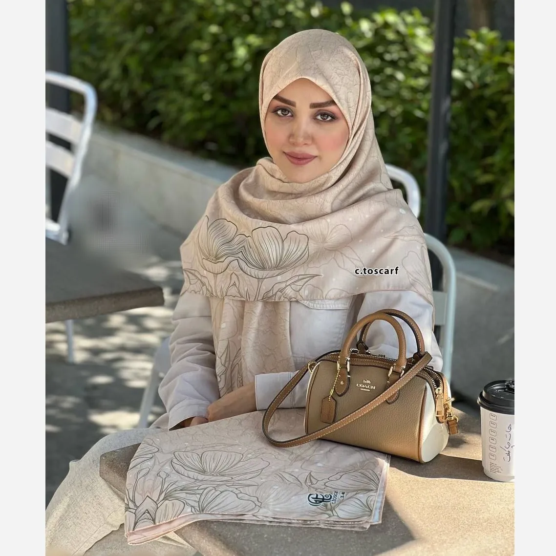 روسری نخی کاستوم طرح ندا قواره بزرگ 140 سانتیمتر چرخ دوز لیز نیست