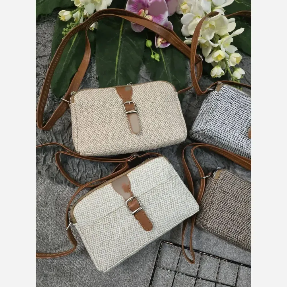 کیف رویال کنفی طرح چرم ابعاد 22 در 15 سانتیمتر