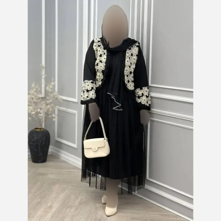 ست سه تیکه مجلسی زنانه مدل روناک شامل کت دامن و شال جنس مازراتی و تور