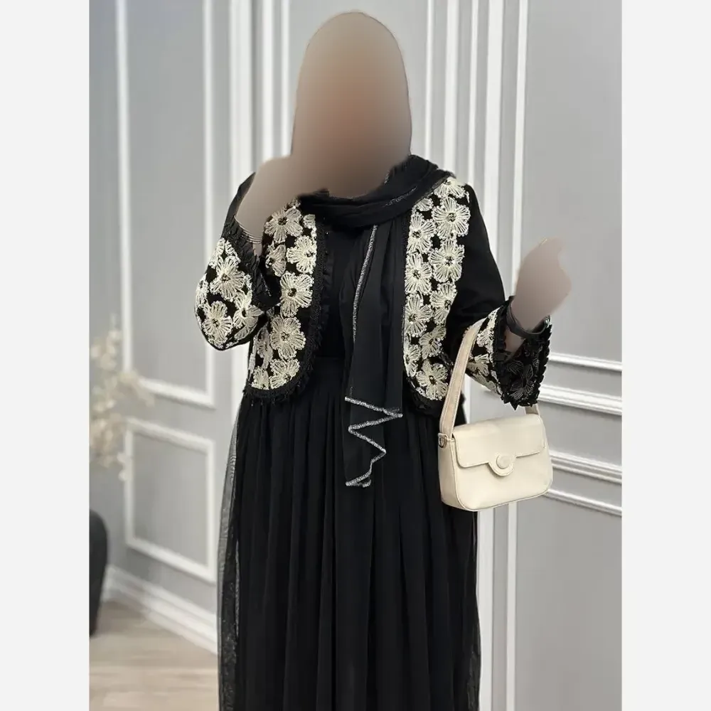 ست سه تیکه مجلسی زنانه مدل روناک شامل کت دامن و شال جنس مازراتی و تور