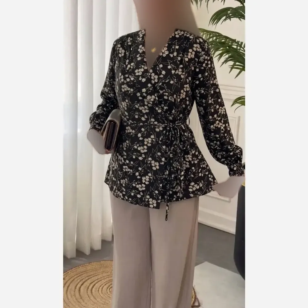 شومیز زنانه مدل چپ و راستی فری سایز جنس الیزه و کرپ حریر