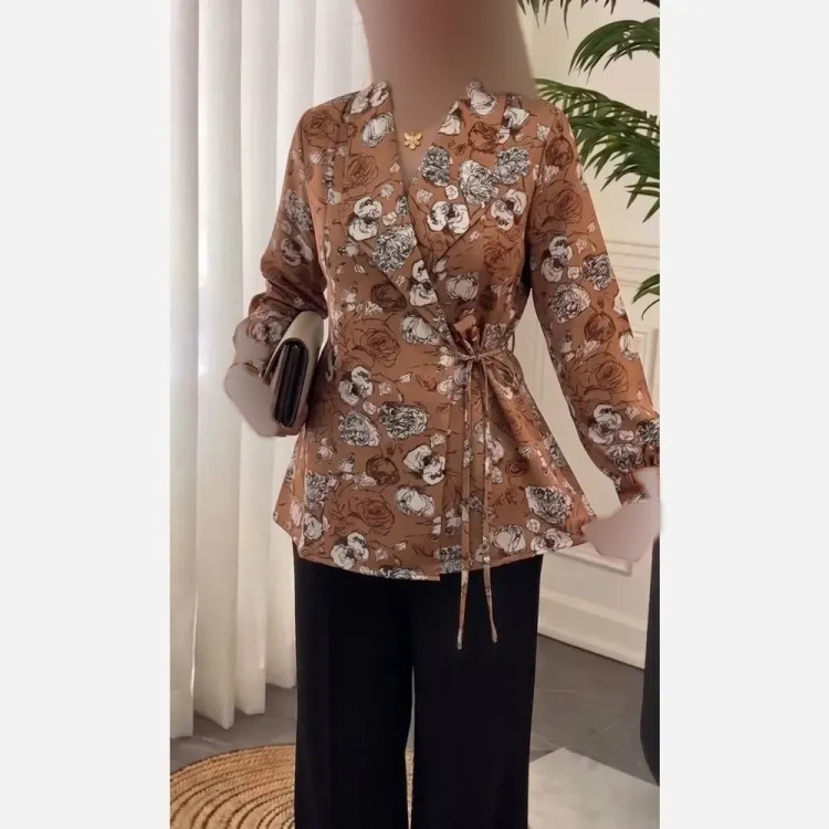 شومیز زنانه مدل چپ و راستی فری سایز جنس الیزه و کرپ حریر