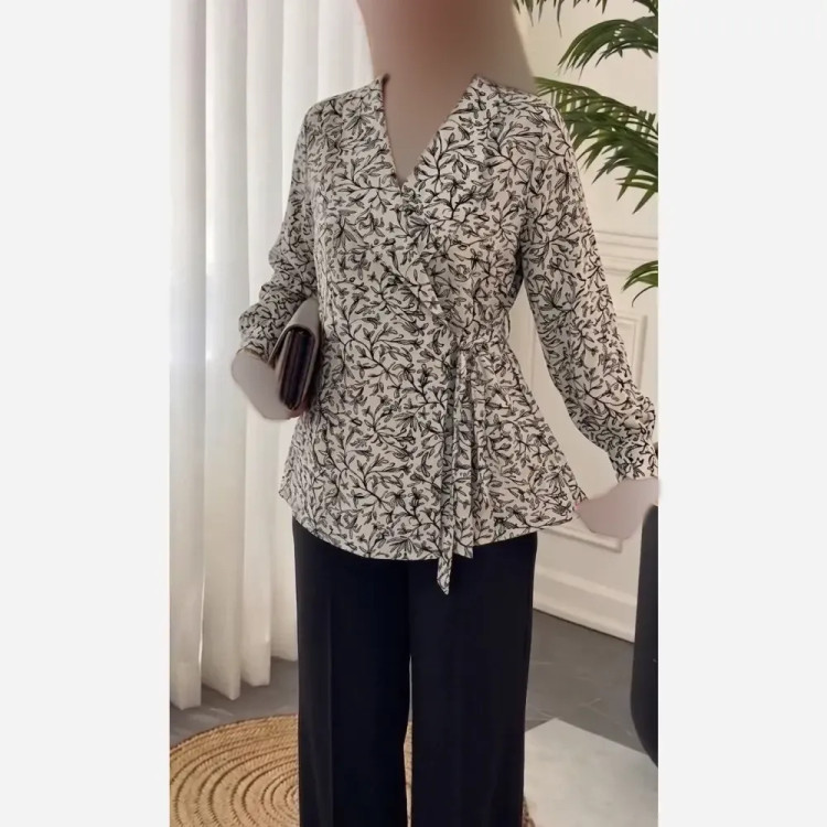 شومیز زنانه مدل چپ و راستی فری سایز جنس الیزه و کرپ حریر