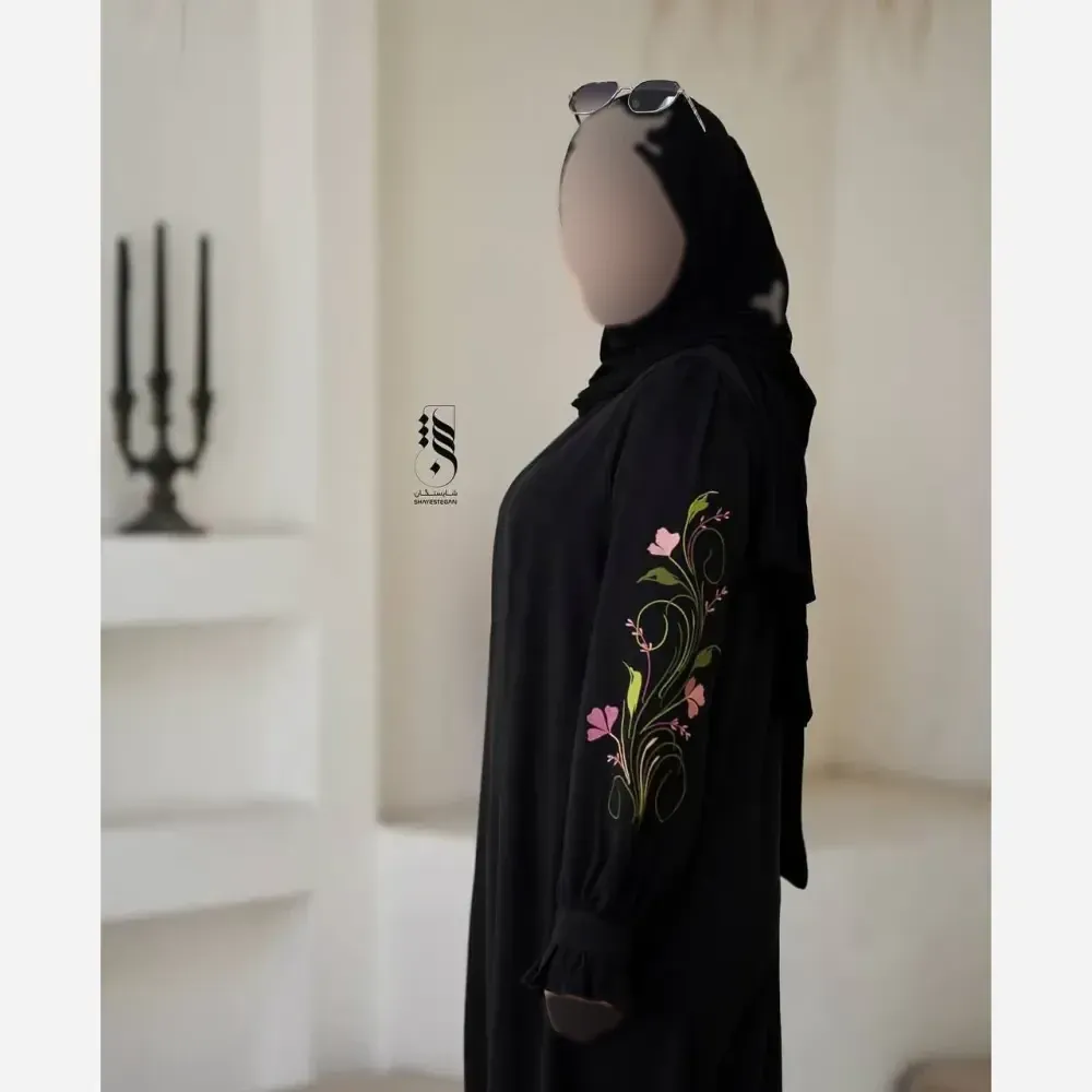 عبا زنانه مدل فرشته جنس الیزه رنگ مشکی گلدوزی شده