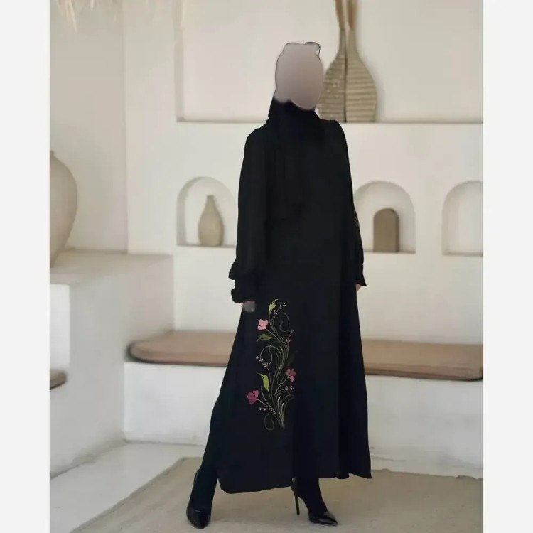 عبا زنانه مدل فرشته جنس الیزه رنگ مشکی گلدوزی شده
