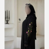 عبا زنانه مدل فرشته جنس الیزه رنگ مشکی گلدوزی شده