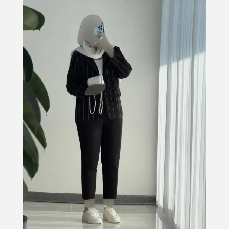 کت و شلوار زنانه مدل ماهی جنس پارچه مازراتی رنگ بندی متنوع سایز یک و دو