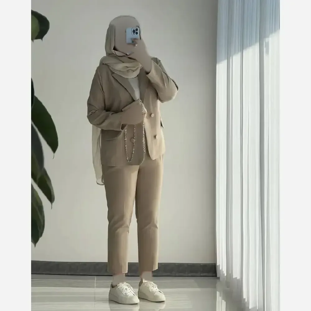 کت و شلوار زنانه مدل ماهی جنس پارچه مازراتی رنگ بندی متنوع سایز یک و دو