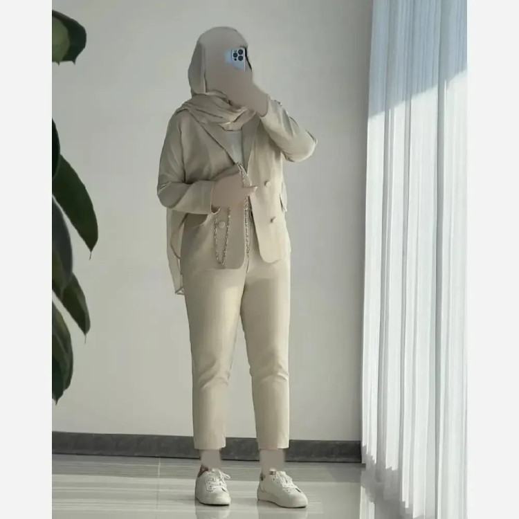کت و شلوار زنانه مدل ماهی جنس پارچه مازراتی رنگ بندی متنوع سایز یک و دو