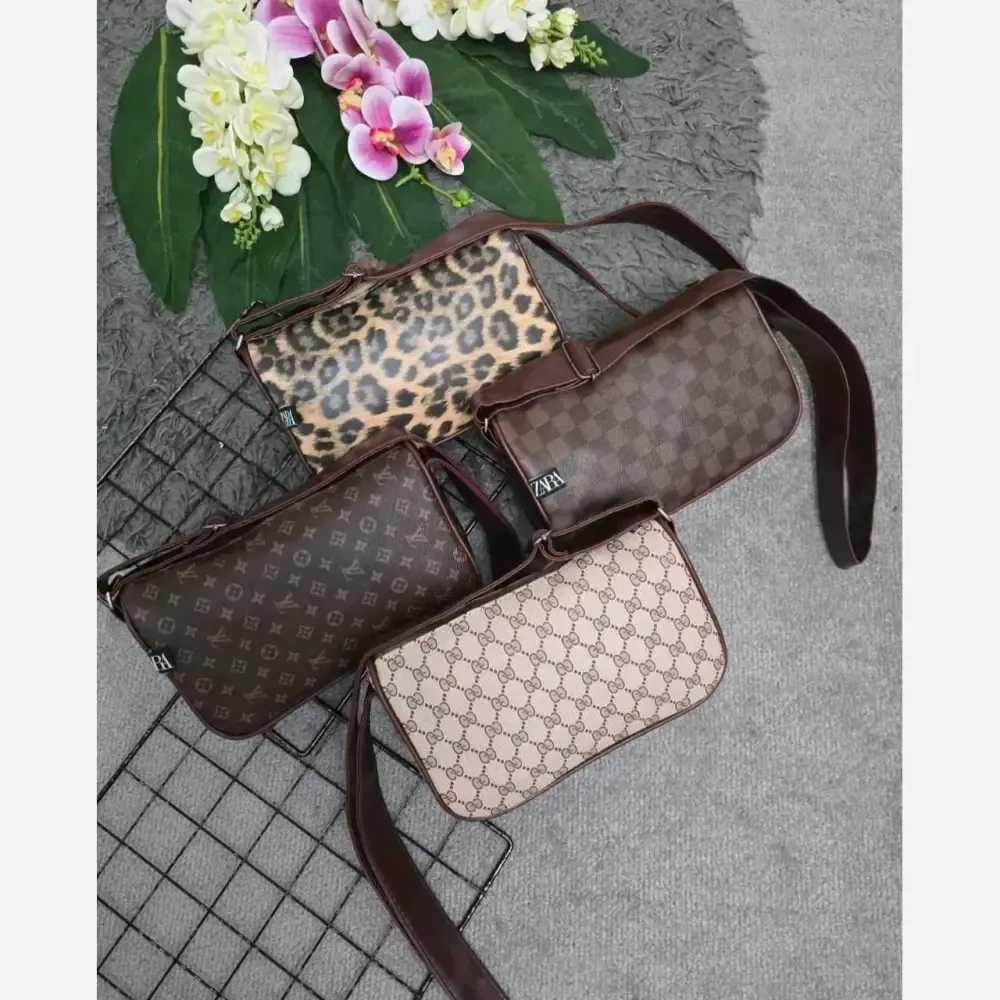 کیف کاربردی چرمی سایز آزاد طرح پلنگی شطرنجی گوچی