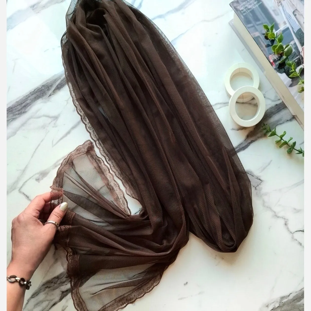 شال مجلسی زنانه دور گیپور سایز 170 در 50 سانتی متر