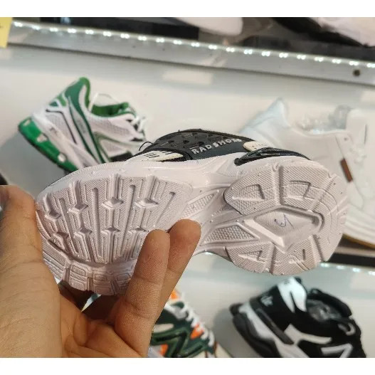 کفش اسپرت بچگانه بند دیسکی سایز 26 تا 30 زیره نرم و راحت