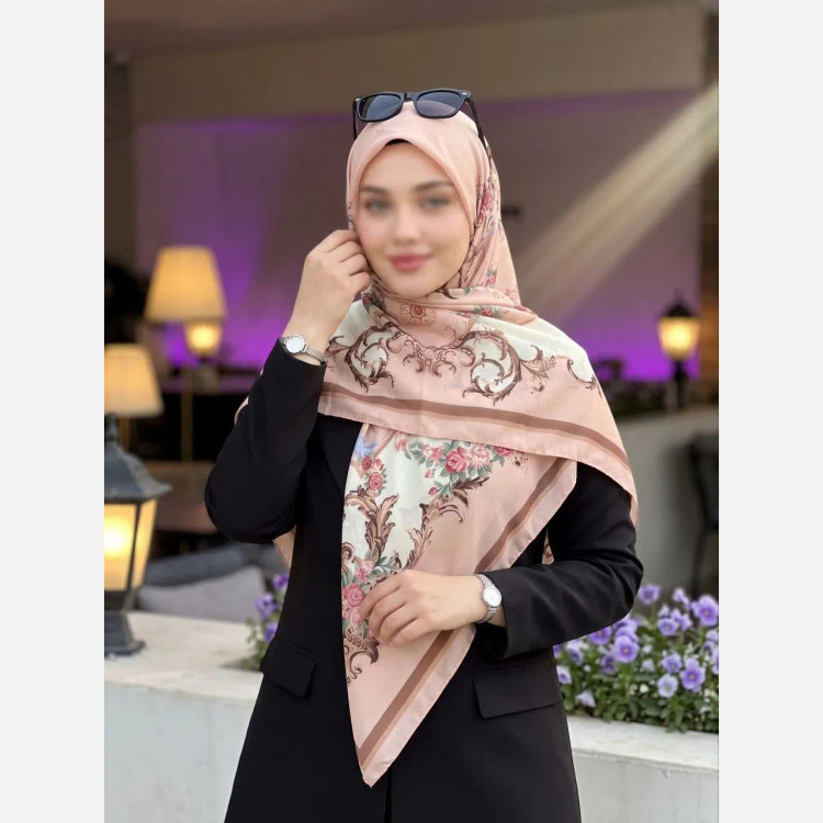 روسری کرپ نخ صورتی قواره بلند