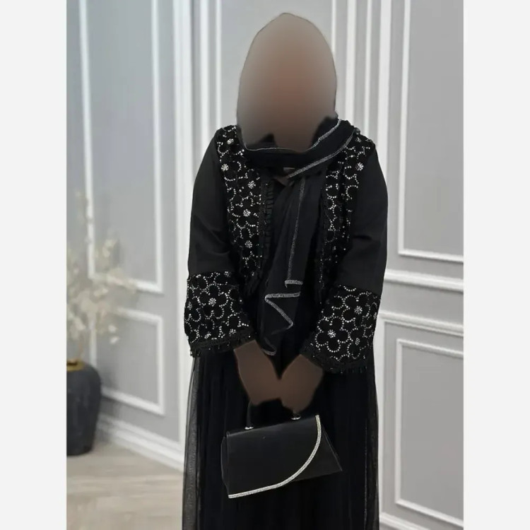 ست سه تیکه مشکی کت کرپ مازراتی و دامن تور سایز فری 38 تا 46