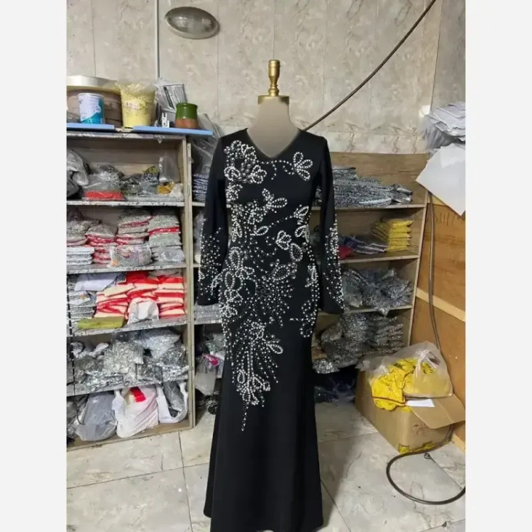ماکسی مجلسی مدل خاطره قواصی گرم بالا مروارید پرچ شده سایز 38 تا 52 سرمه ای مشکی سبز