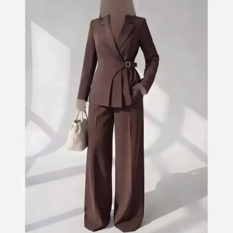 کت شلوار سگک دار پینترستی کرپ مازراتی در رنگبندی متنوع و سایزبندی 1 و 2