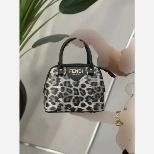کیف زنانه پلنگی LV چرم بند بلند کوچک