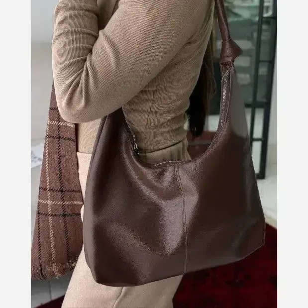 کیف بند گره ای چرم سبک و جادار رنگ مشکی و موکا